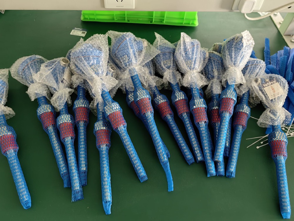 在工业自动化中，，热电阻是怎样与控制系统集成的，，以实现温度控制和监测？