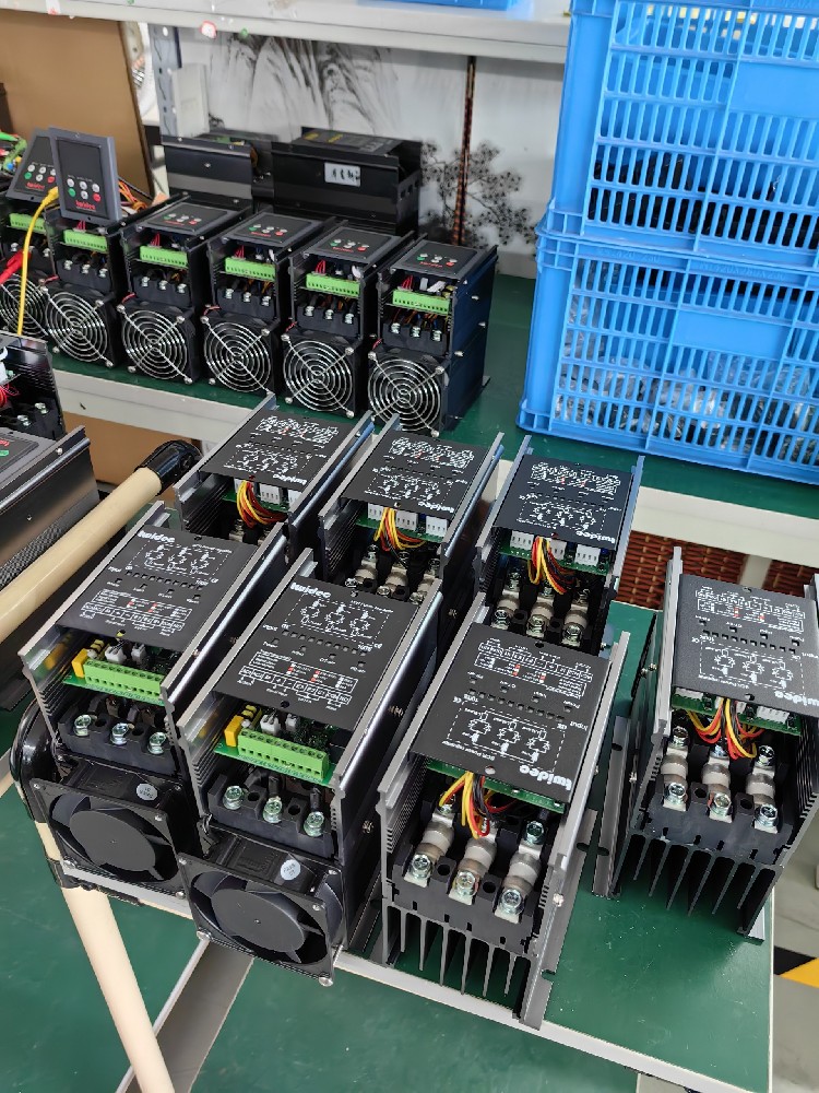 电力调解器在哪些工业领域应用最普遍（如电炉加热、、电机调速等）？？有什么特殊的应用案例？？