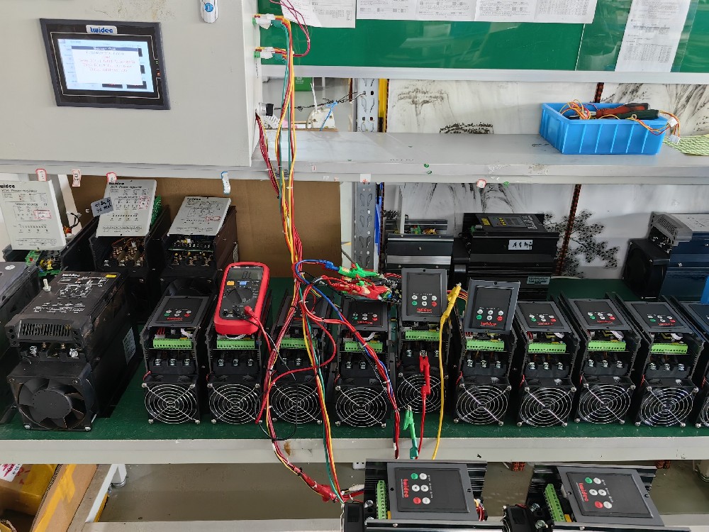 在修建能源治理领域，，，电力调解器怎样配合智能照明系统实现最大化节能？？