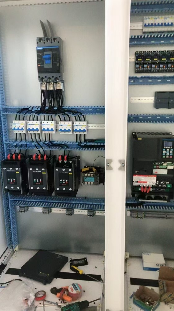 怎样通过电力调解器实现对漫衍式能源资源的聚合与有用使用？？