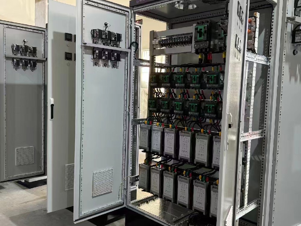 装置时空间狭窄，，，电力调解器体积较大，，，难以找到合适的牢靠位置，，，怎样解决装置空间受限问题？？？