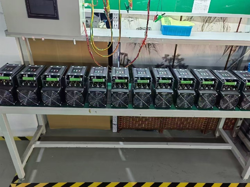 毗连电力调解器的线缆老化，在不替换线缆的情形下，能否接纳暂时步伐继续清静使用电力调解器？？？