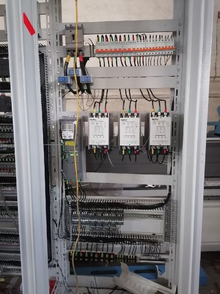 夏日高温高湿情形下，电力调解器运行不稳固，经常泛起死机征象，该怎样应对？？？